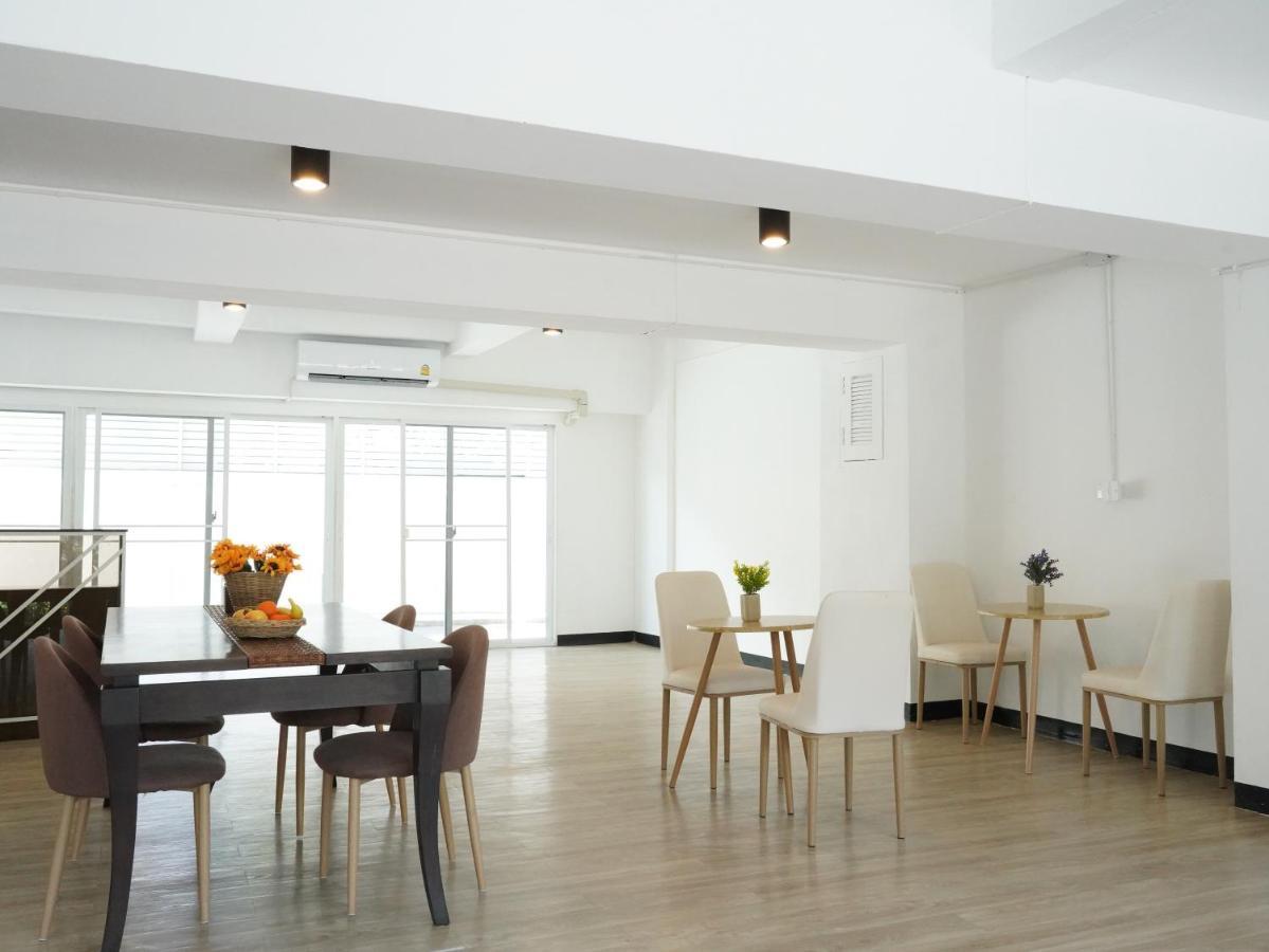 Roomquest It Square Don Mueang Airport Bangkok Bagian luar foto