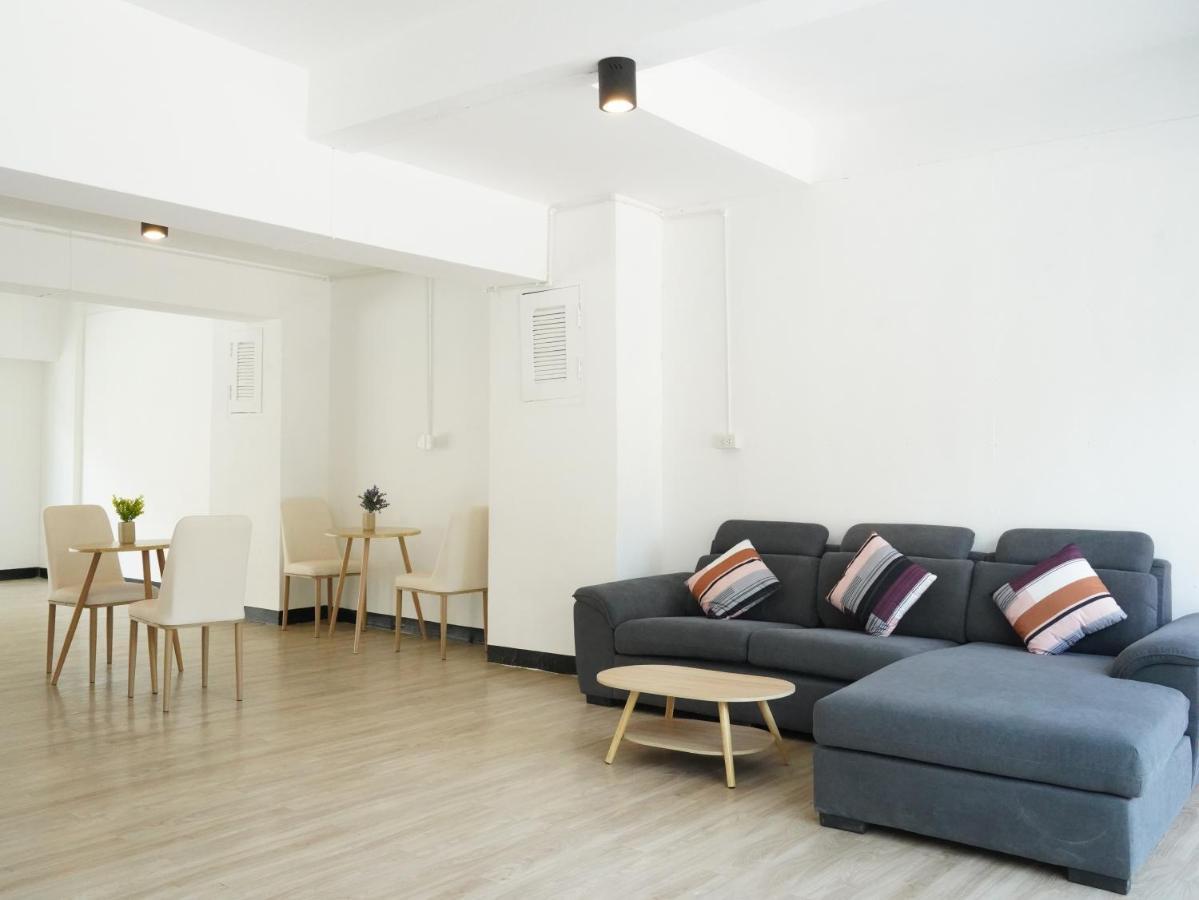 Roomquest It Square Don Mueang Airport Bangkok Bagian luar foto