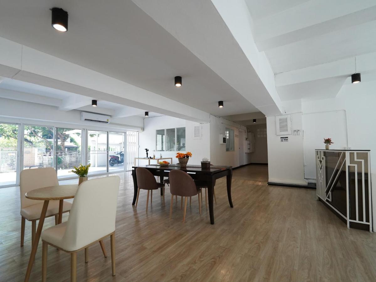 Roomquest It Square Don Mueang Airport Bangkok Bagian luar foto