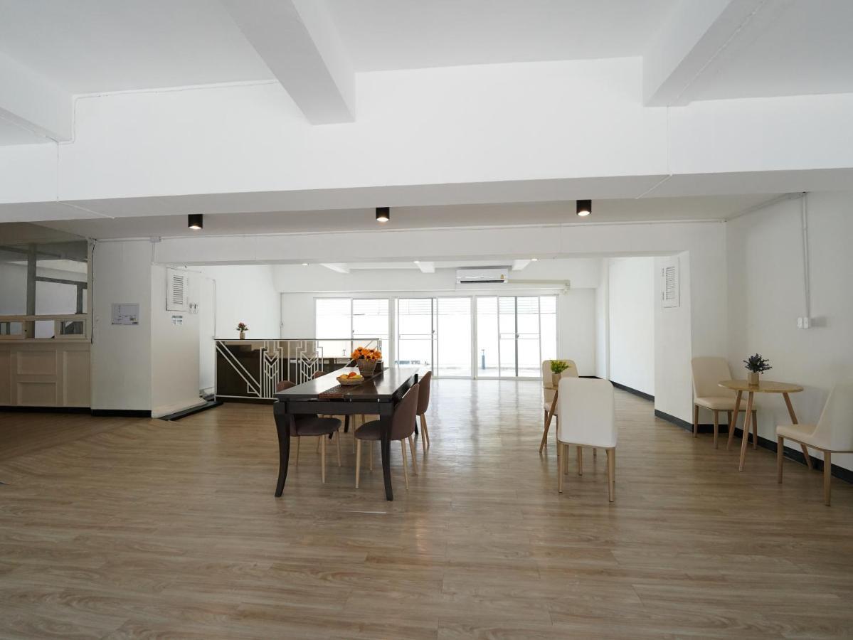 Roomquest It Square Don Mueang Airport Bangkok Bagian luar foto