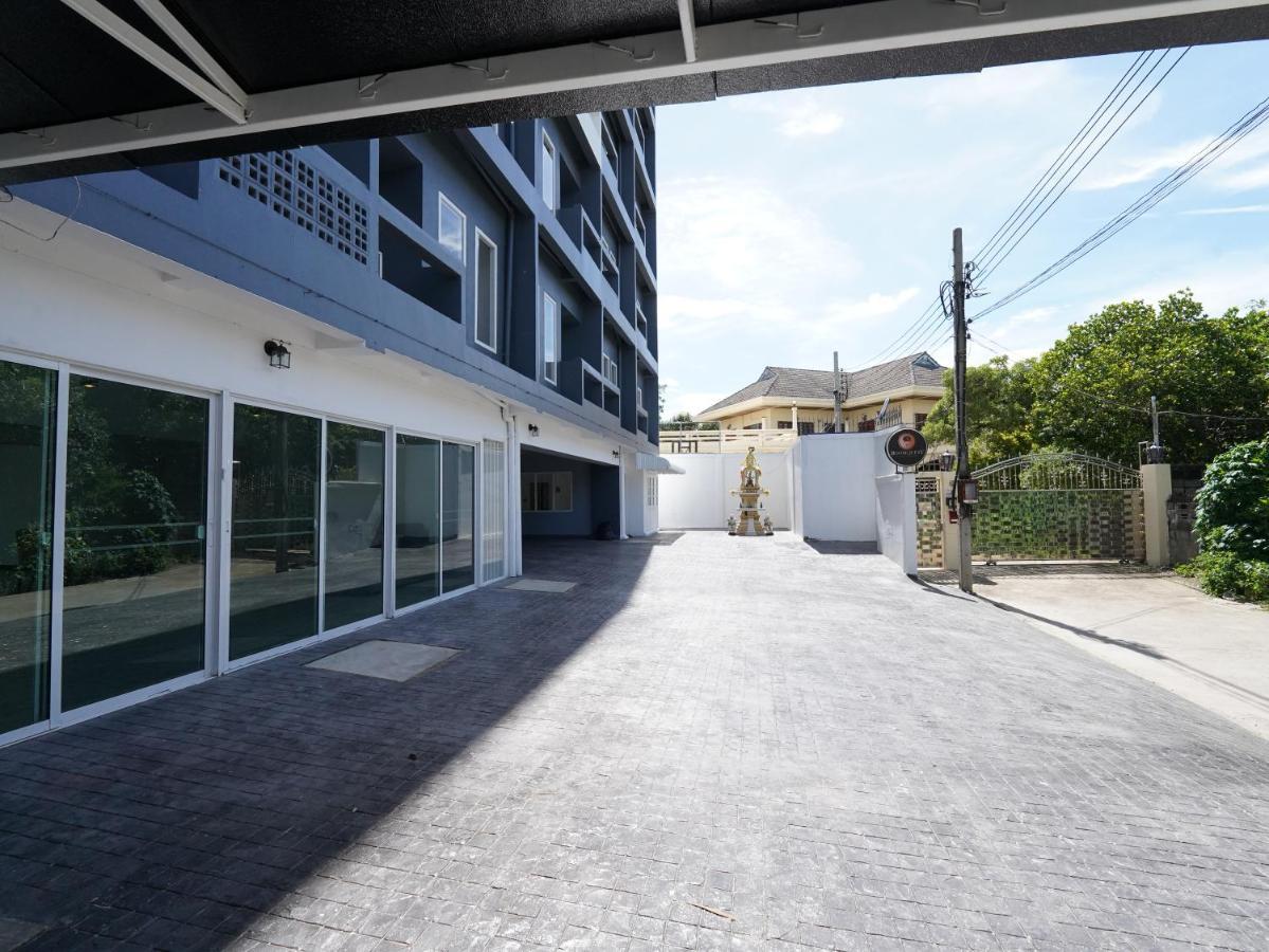 Roomquest It Square Don Mueang Airport Bangkok Bagian luar foto